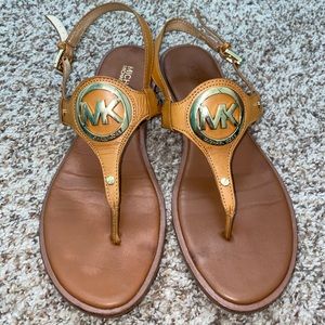 Michael Aubrey thong sandal!